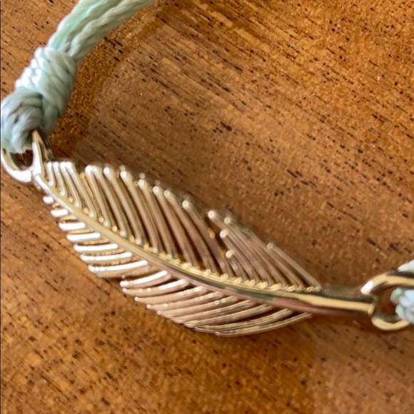 Beautiful Pura Vida Bracelet - Picture 2 of 4